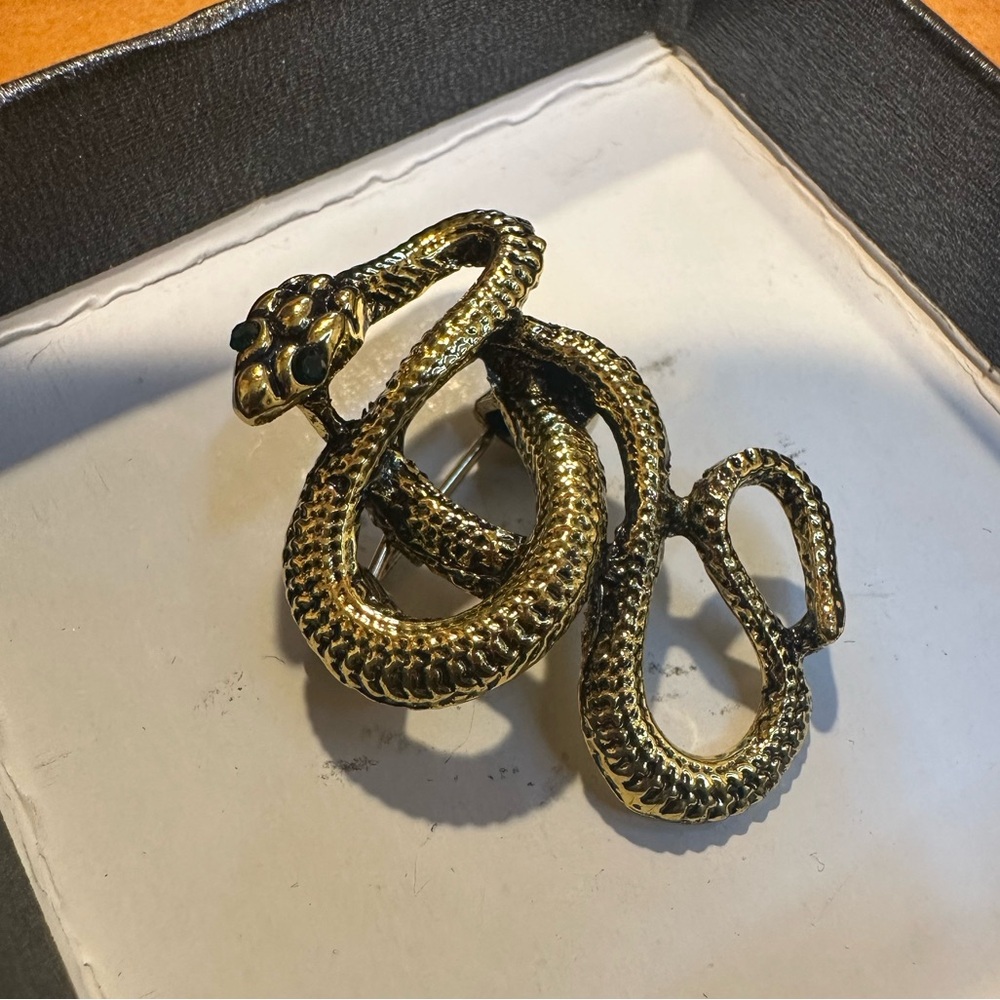 🎉HP🎉 Snake Brooch - Rustic Gold - Picture 5 of 9